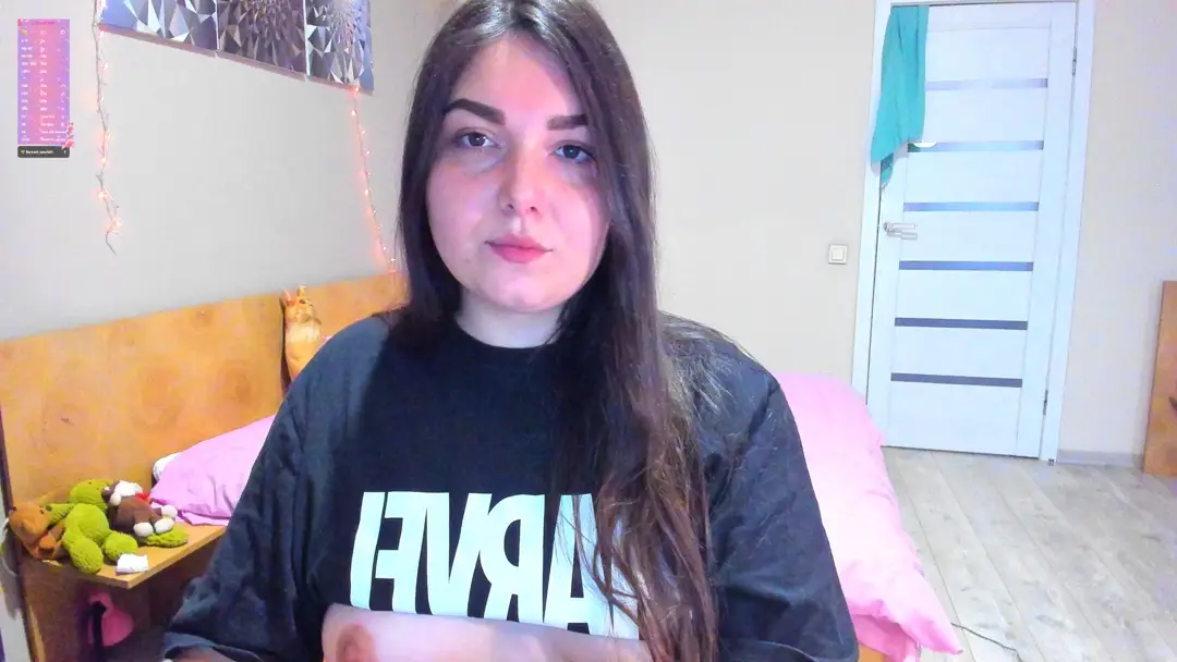 ShyAgnese show preview