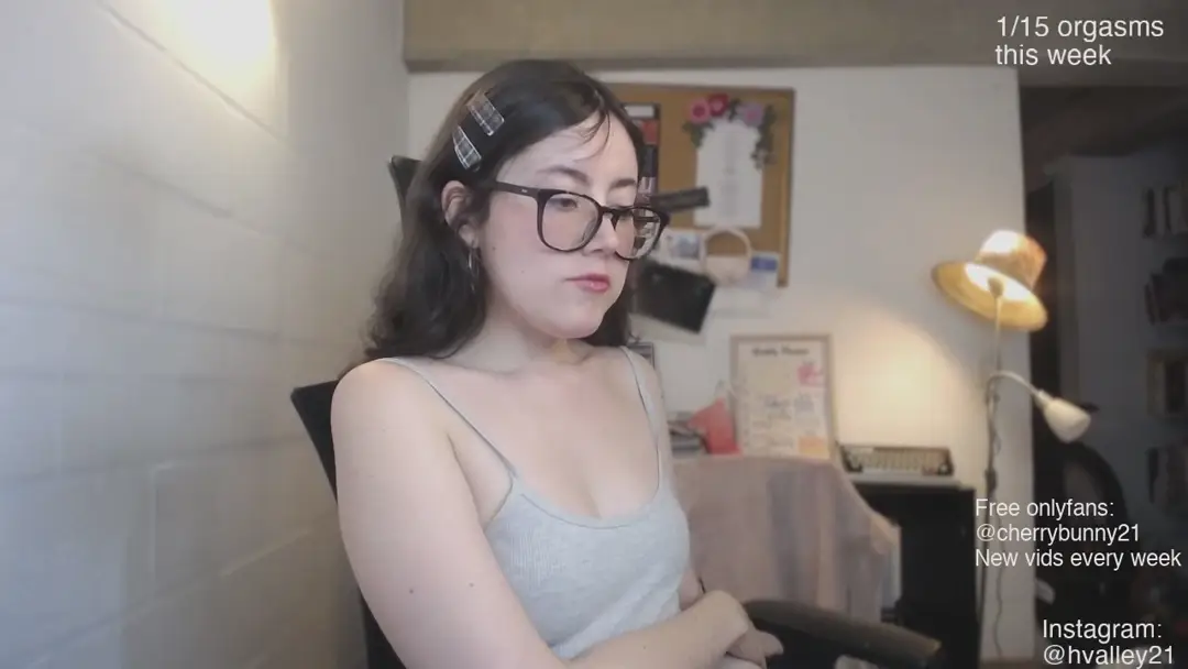 Cherrybunny21 show preview