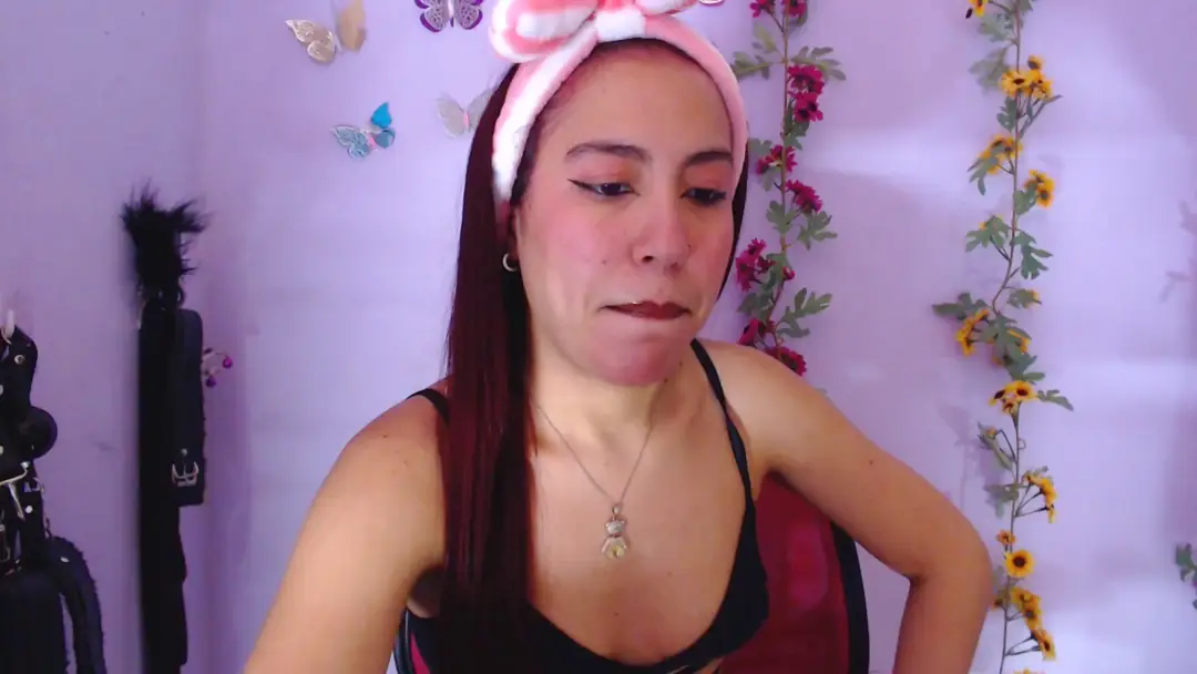 KellyJhons show preview