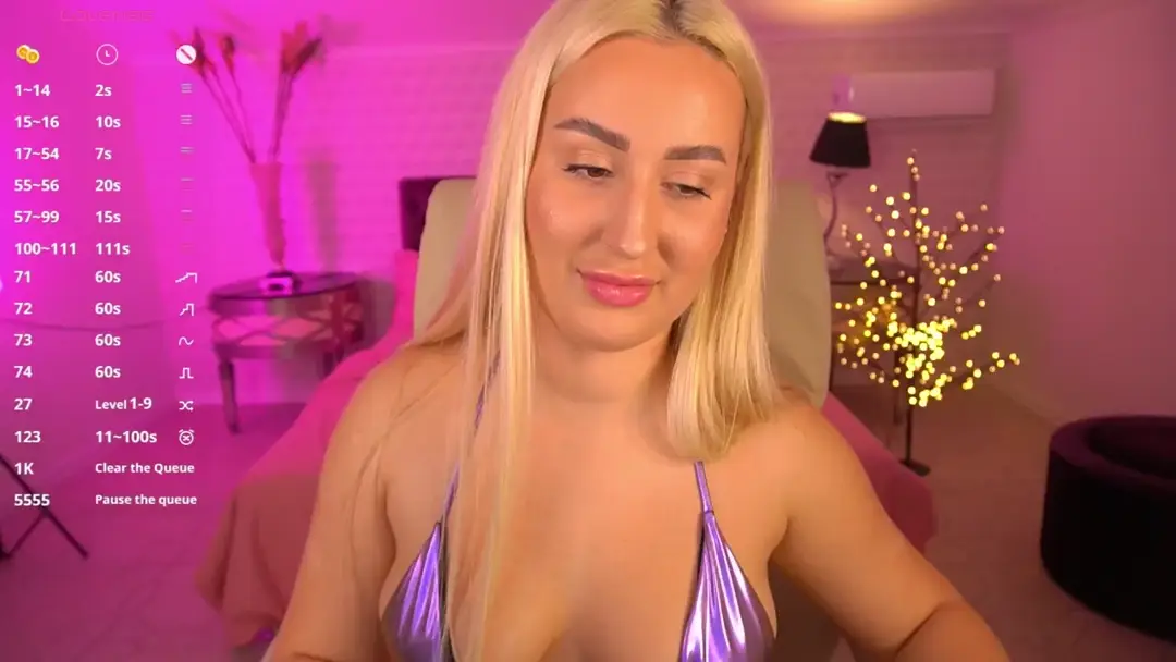 LiaLuvv show preview