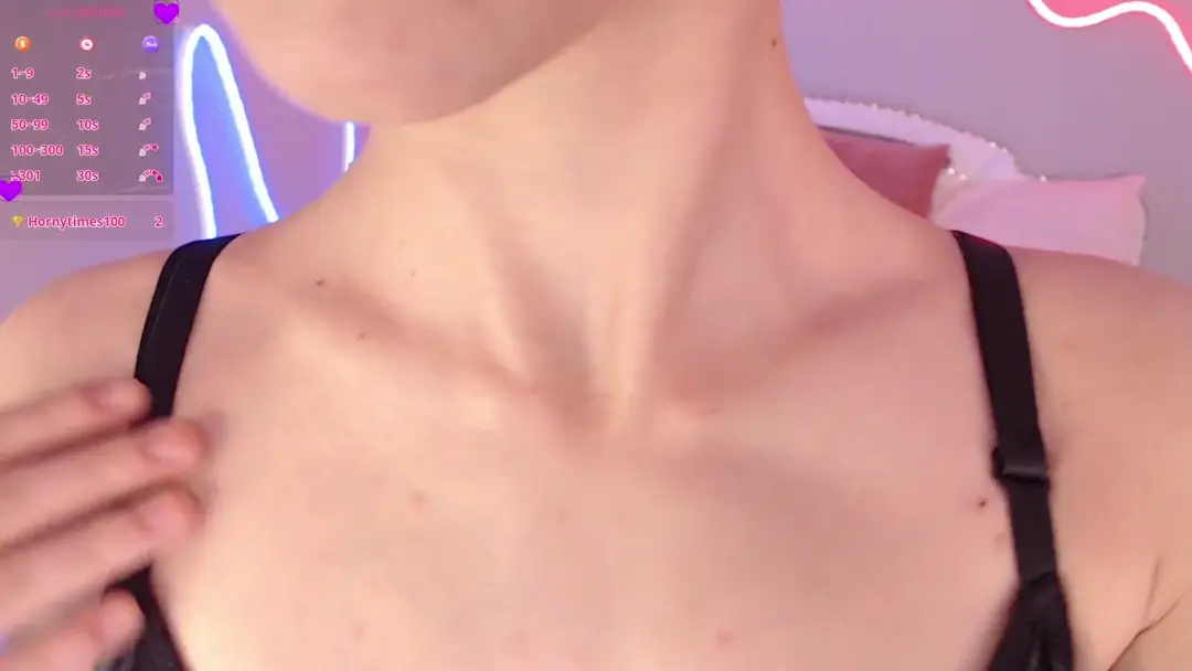 Litt1epeach show preview