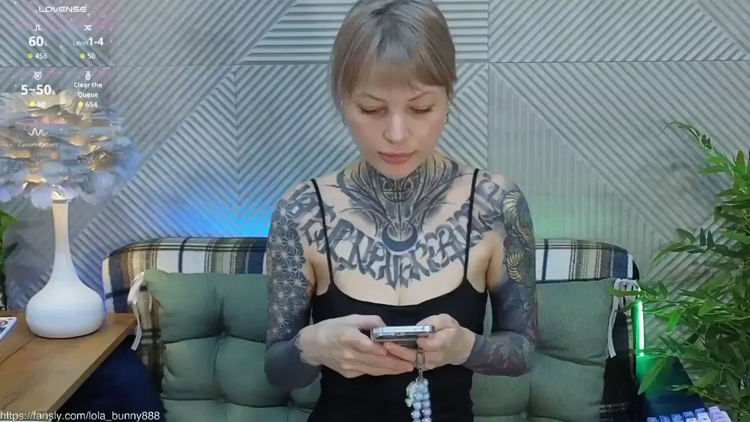 Lola_bunny888 show preview