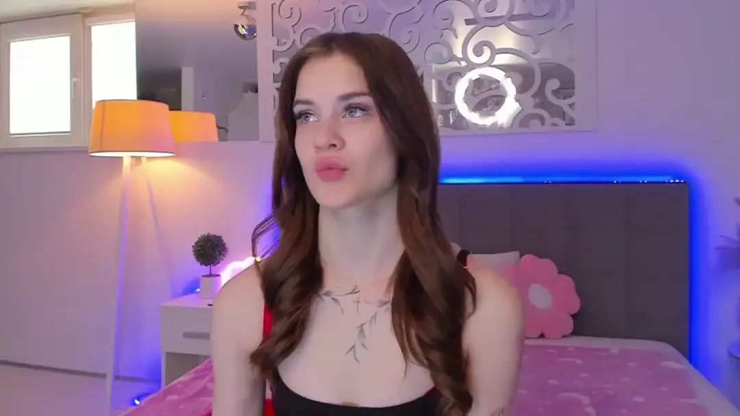 LuisaClover show preview