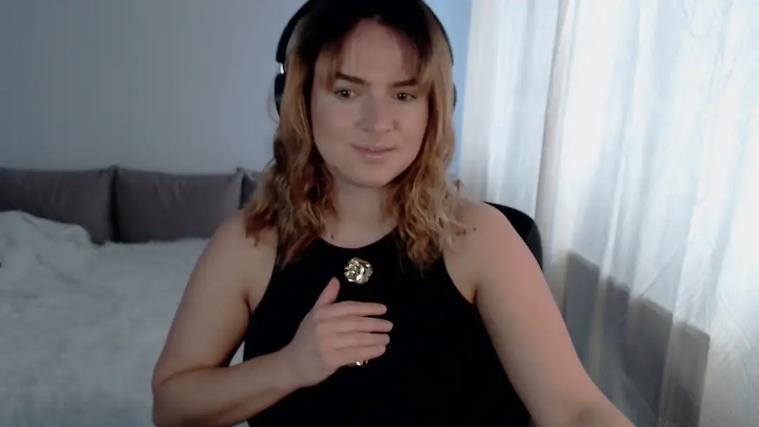 RianaCrystal show preview