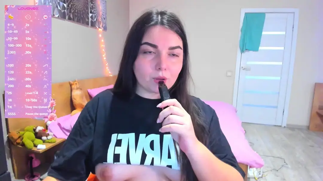 ShyAgnese show preview