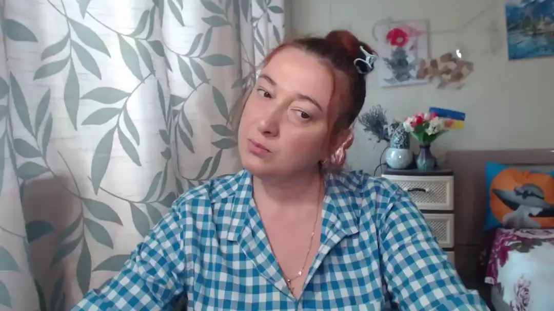 YourFoxyLady show preview