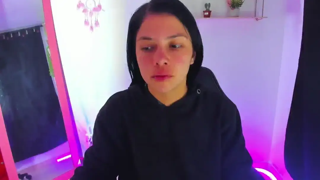 Gia_noah show preview