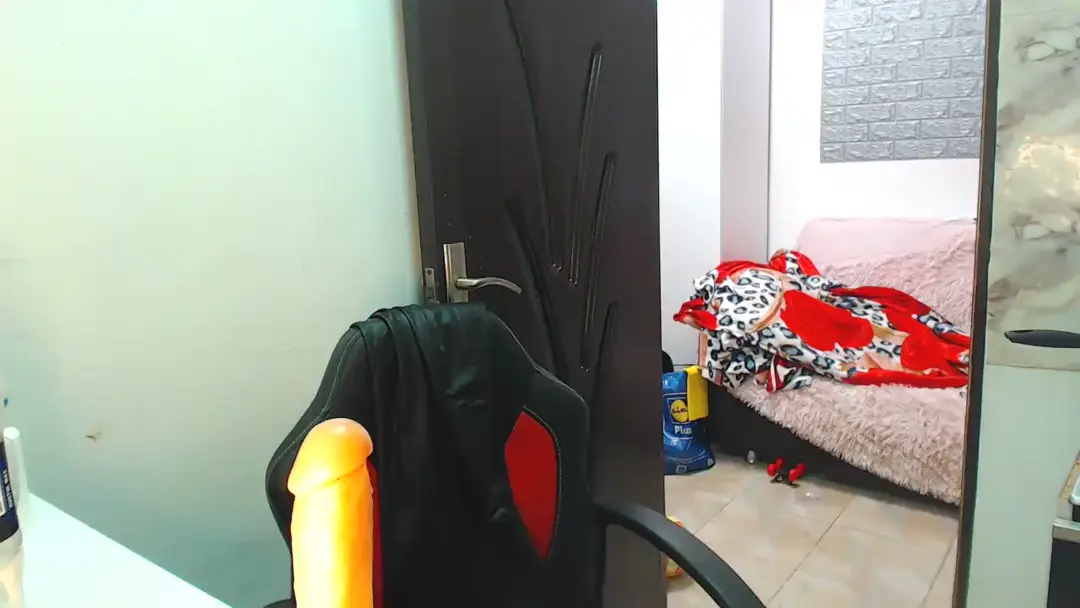 AdelinaJude10 show preview