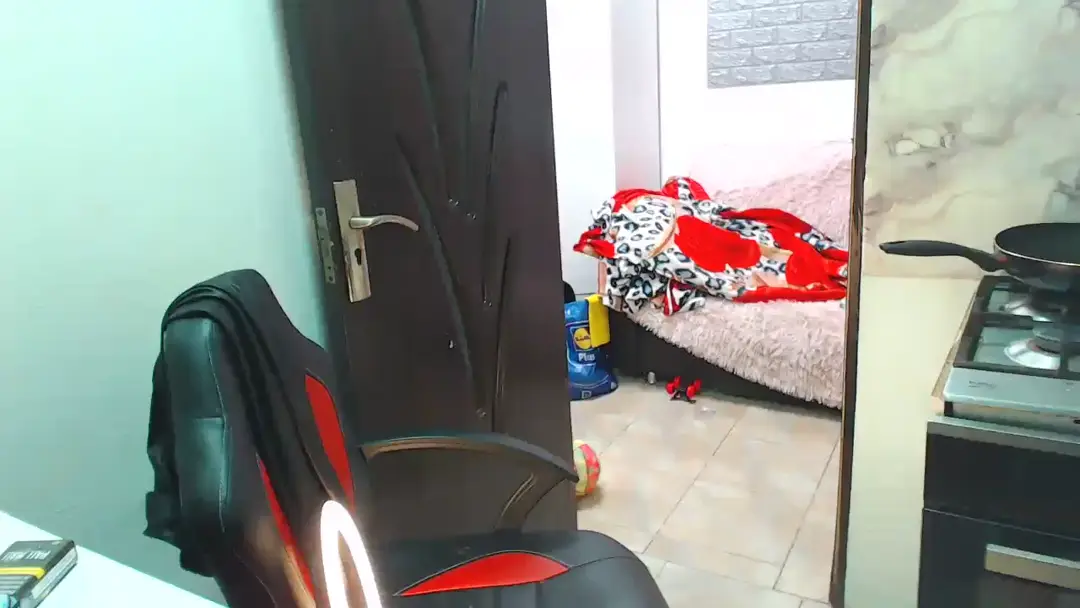 AdelinaJude10 show preview