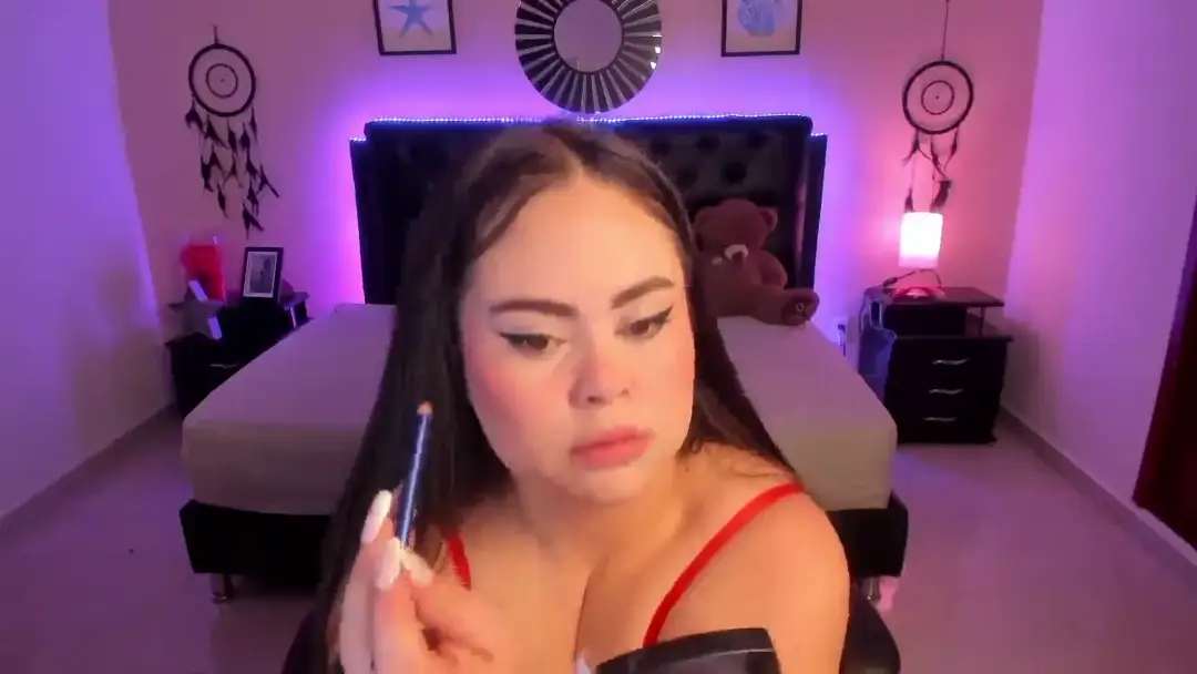 Oliviajoness show preview