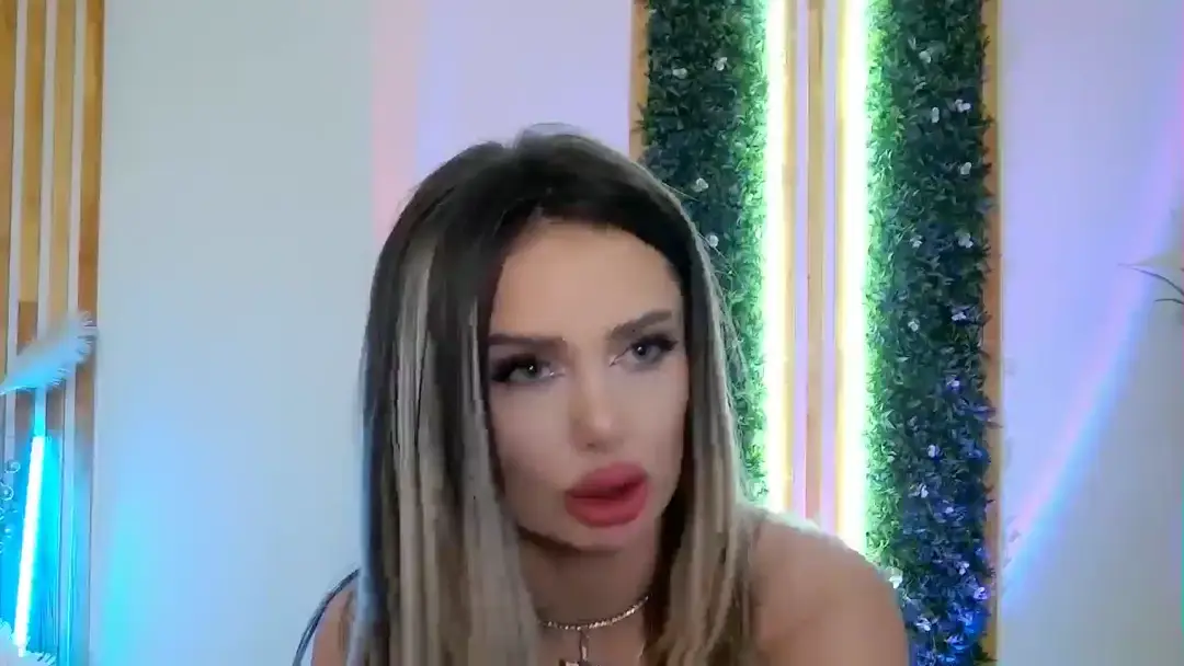 Stephaniex show preview