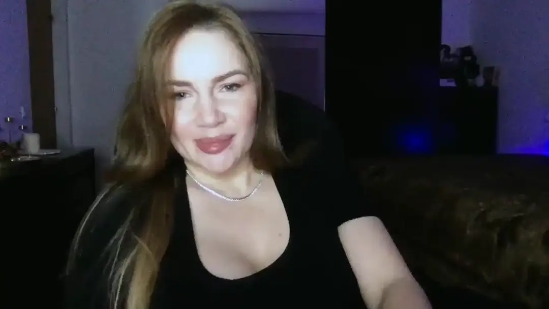 ArianaAri show preview