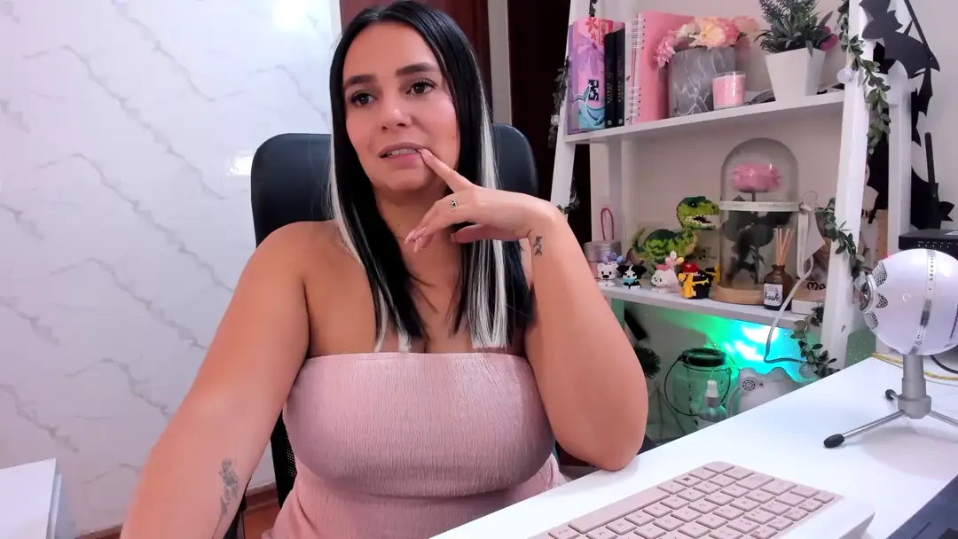 CatGomezz show preview