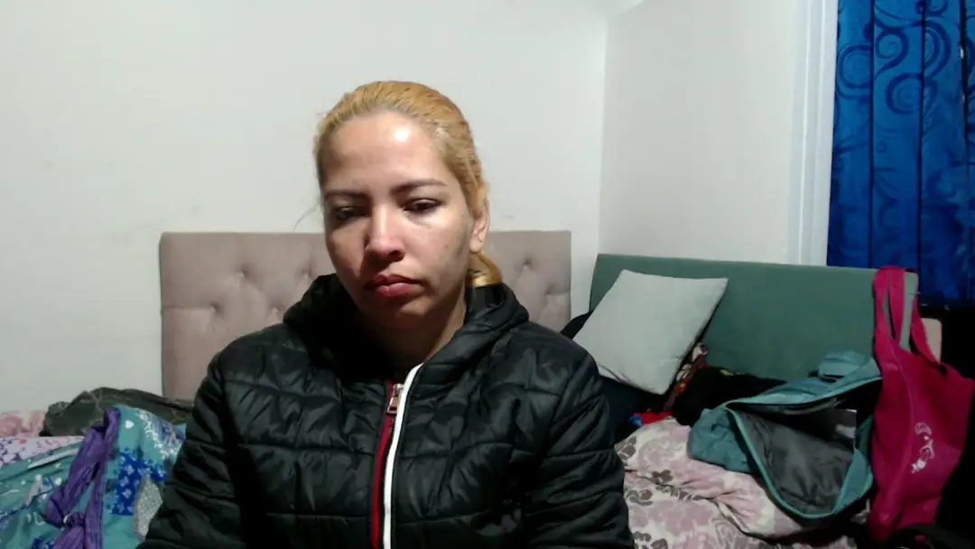 LaraCroft33 show preview