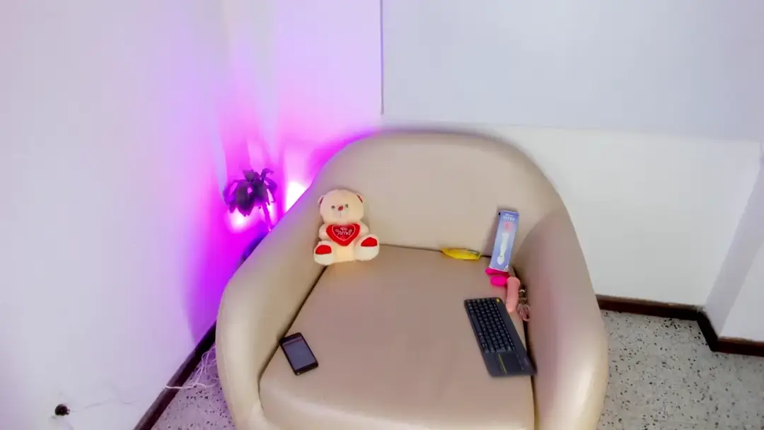 AliseMason show preview