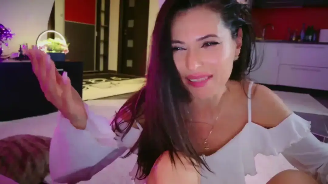 SmileyTinaa show preview