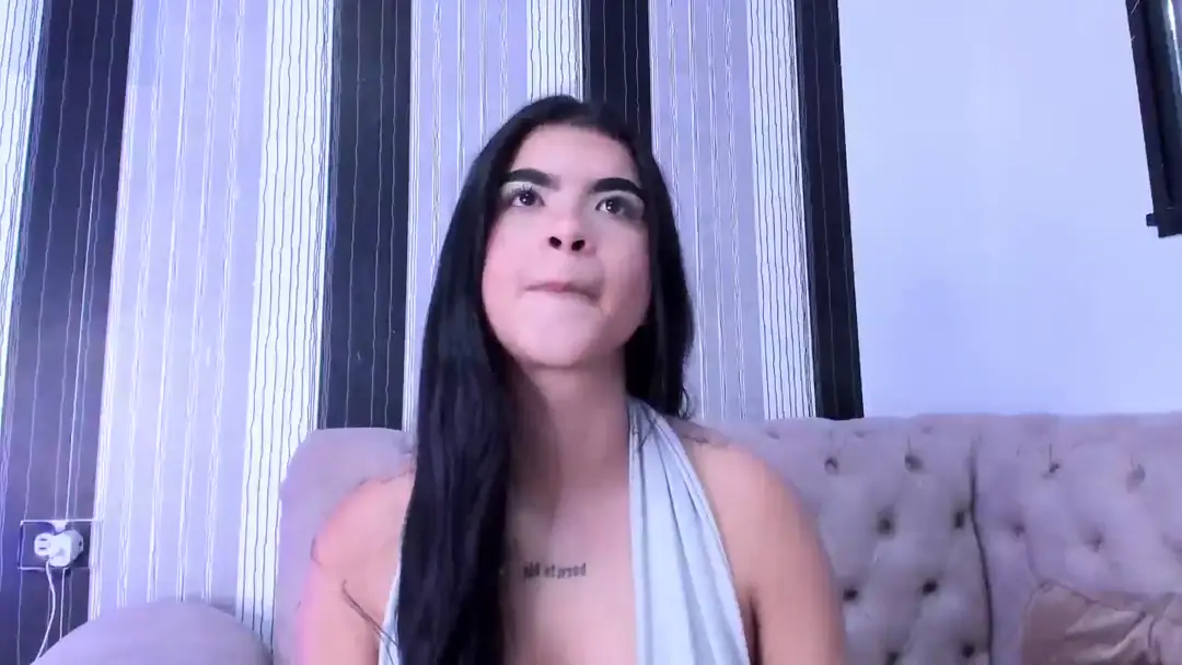 Kylie_strong show preview