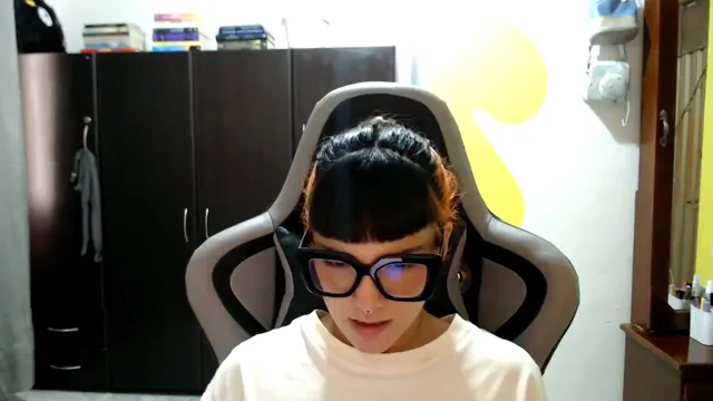 MiaHairyBody