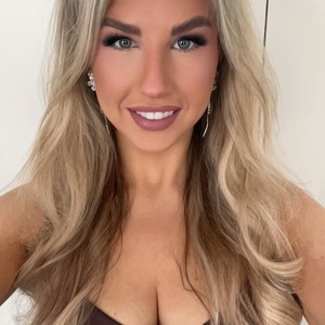Aria_Woods