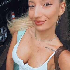 Ella_Charm