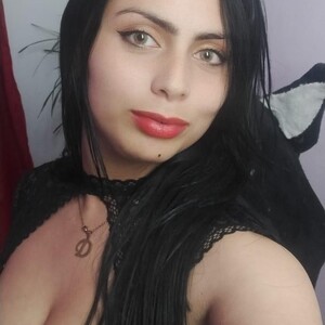 Nicolette1V