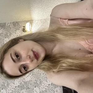 LinaHot_