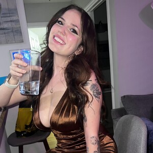 BustyRedHeadx