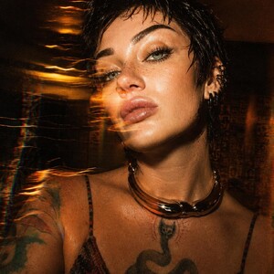LessaHost