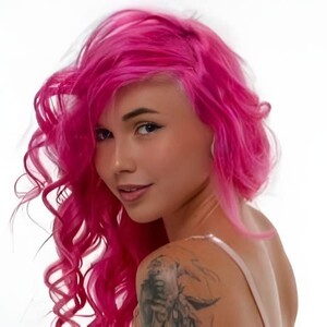 Sarah_Pink