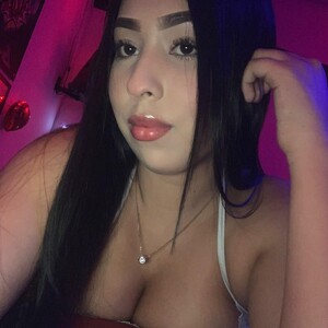 Mia_Bell_