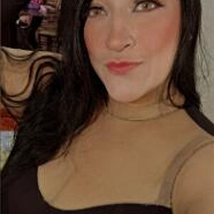 Luna_Throat