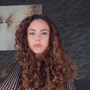 Curlygirl35