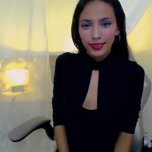 Evelin_shy1