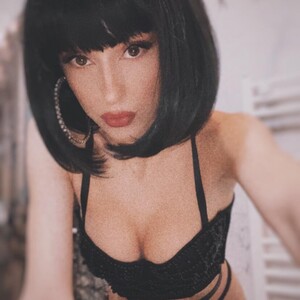 Alluring_