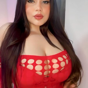 Lara_rose1