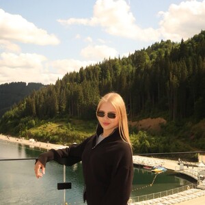 Blond_