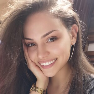 Chloe_Cane