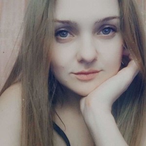 Maya_Davies